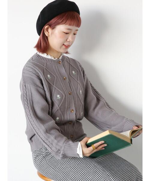 ehka sopo（エヘカソポ）の「ケーブル刺繍カーディガン（カーディガン
