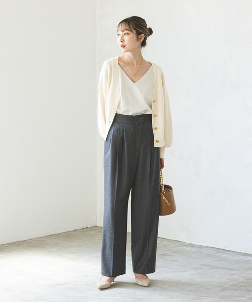 Noble（ノーブル）の「カシミヤ混Vネックパフスリーブカーディガン