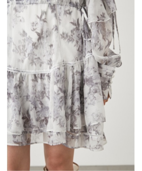 SNIDEL（スナイデル）の「プリントフリルシフォンミニワンピース