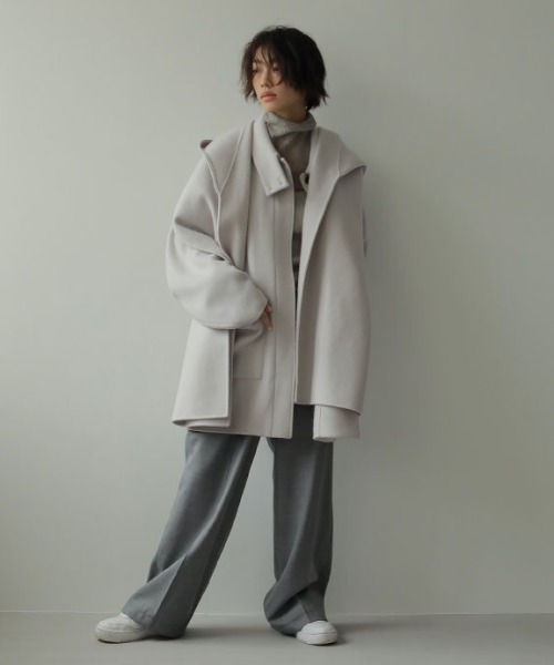 ETRE TOKYO（エトレトウキョウ）の「フーディーストールコクーンコート