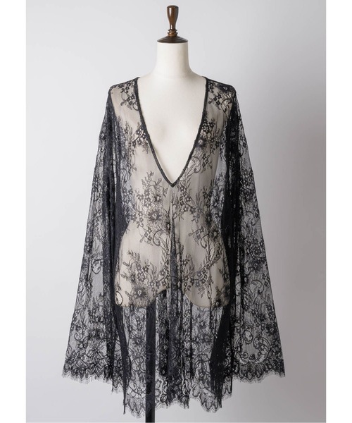 LA BELLE ETUDE（ラベルエチュード）の「総レースVネックオーバー長袖