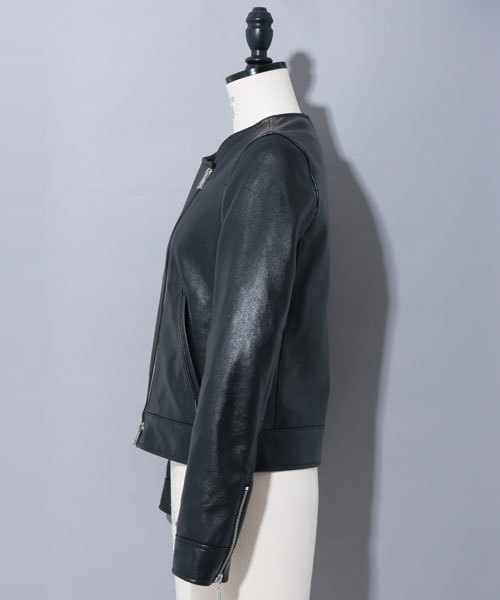 UNITED TOKYO（ユナイテッドトウキョウ）の「ノーカラーセミダブル