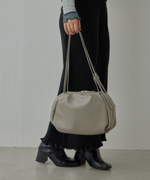 ear PAPILLONNER（イアパピヨネ）の「《本革/430g》コロンボストン