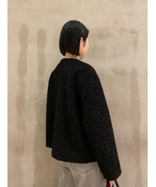 Mila Owen（ミラオーウェン）の「金釦ノーカラーコンパクトボア