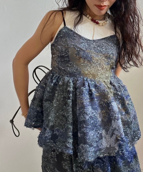 Ameri（アメリ）の「MEDI RACHEL FLUFFY ART CAMISOLE（キャミソール