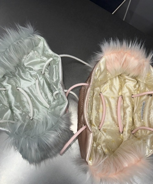 SCULPTOR（スカルプター）の「Fluffy Slouchy Satin Bag/フラフィー