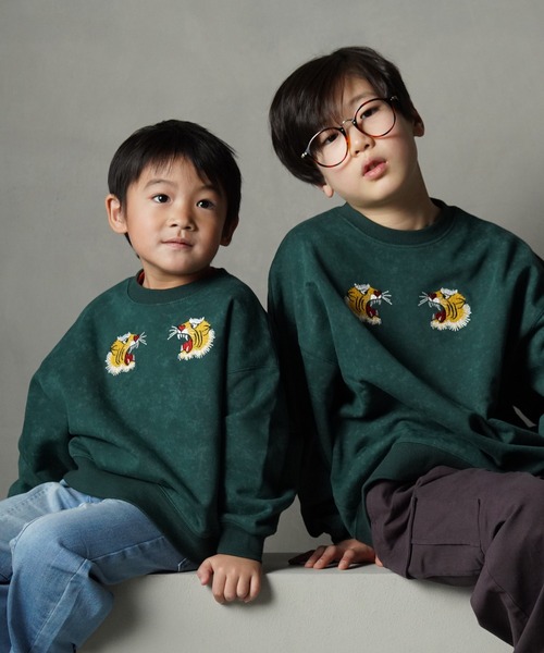 MAKE YOUR DAY（メイクユアデイ）の「スカジャン風トラ刺繍裏毛