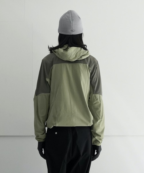 SAN SAN GEAR（サンサンギア）の「SAN SAN GEAR INSULATION HOODIE