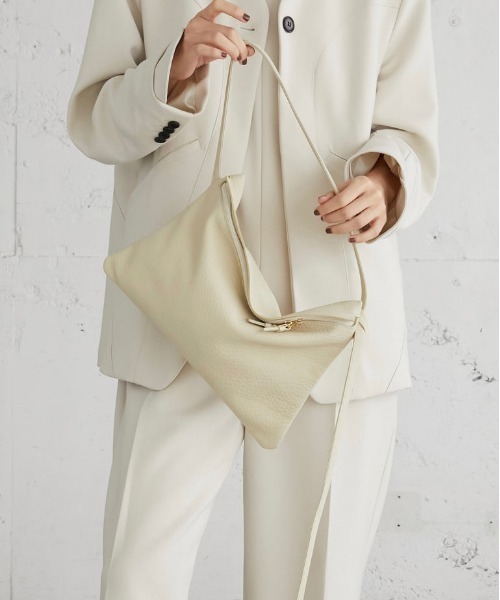 ITTI（イッチ）の「【LA PEAU DE GEM×ITTI】ショルダーレザーバッグ