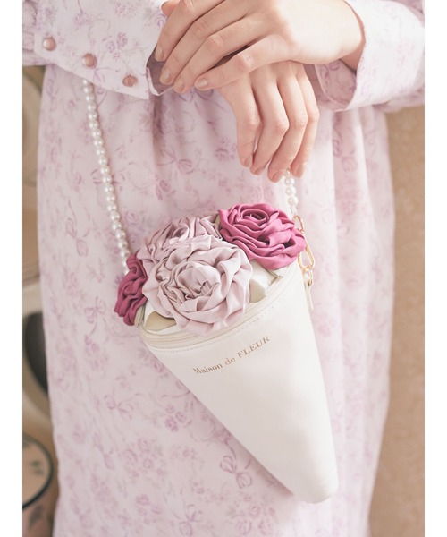 Maison de FLEUR（メゾンドフルール）の「EC限定ブーケショルダー