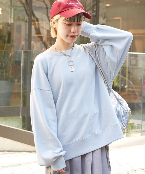 w closet（ダブルクローゼット）の「ラインストーントレーナー