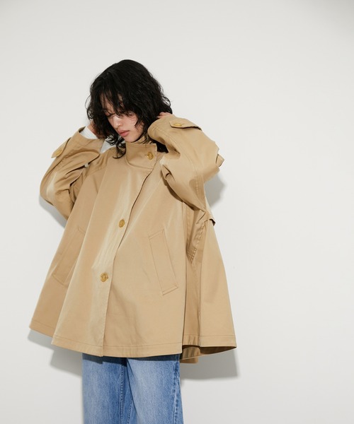 ADAM ET ROPE'（アダムエロペ）の「フレアーミドルトレンチコート