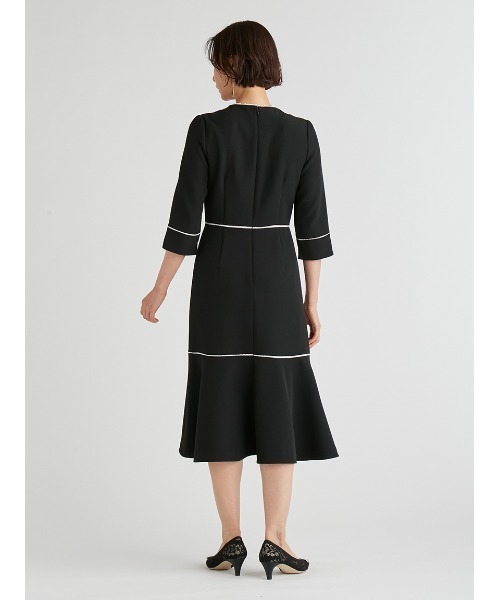 CELFORD（セルフォード）の「レースラインWクロスワンピース