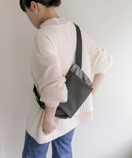 ear PAPILLONNER（イアパピヨネ）の「《撥水》フォックス柄ショルダー