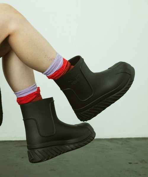 adidas（アディダス）の「アディフォーム SST ブーツ / AdiFOM SST