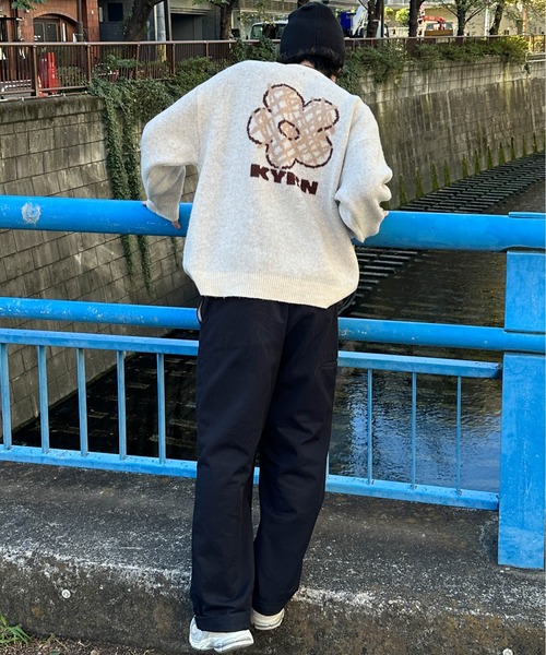 kaoyorinakami（カオヨリナカミ）の「flower logo knit / フラワー