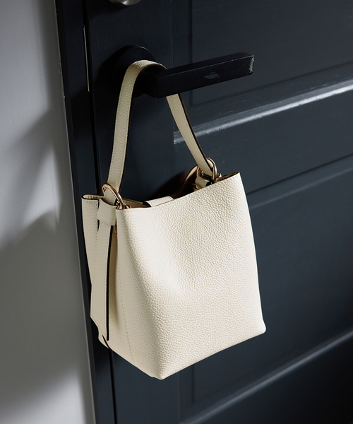 IENA（イエナ）の「GIANNI NOTARO/ジャンニ ノターロ ワンショルダー