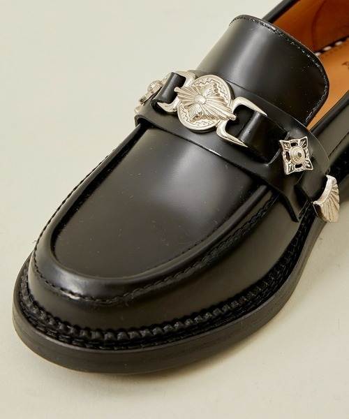 TOGA PULLA/トーガプルラ】AJ1041/メタルローファー（ローファー