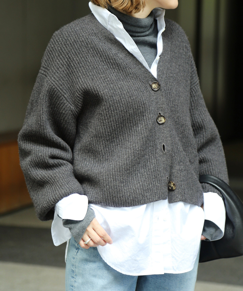 Deuxieme Classe（ドゥーズィエムクラス）の「Cropped Vネック