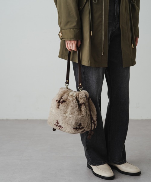 russet（ラシット）の「【モノグラムファー】巾着ショルダーバッグ(CE