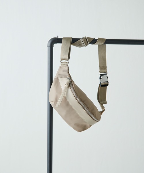 GALLARDAGALANTE（ガリャルダガランテ）の「ナイロンボディバッグ