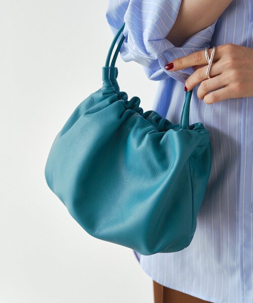 russet（ラシット）の「レザー巾着4WAYショルダーバッグ（ショルダー