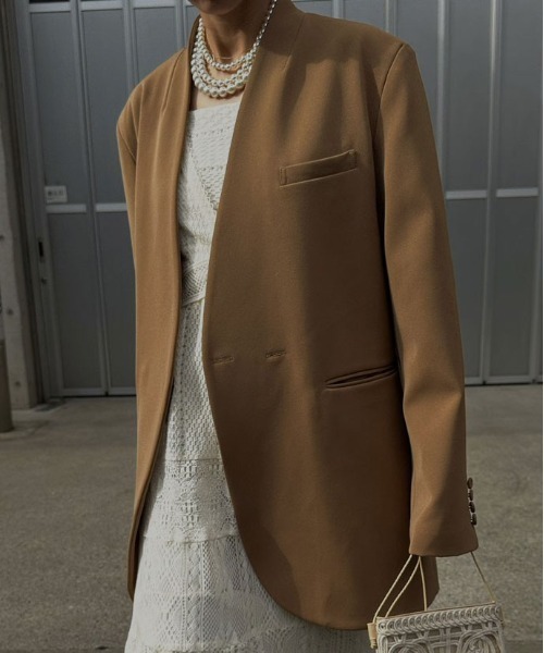 Ameri（アメリ）の「ESSENTIAL CURVE COLLAR JACKET（ノーカラー