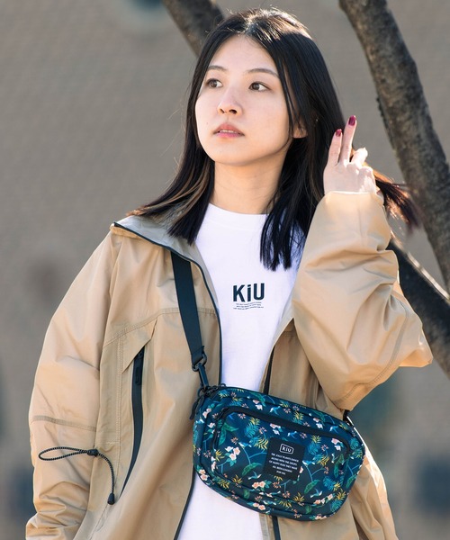 KiU（キウ）の「300D フロントポケット 2wayミニショルダーバッグ