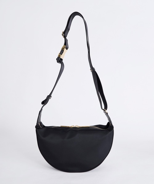 VIOLAd'ORO（ヴィオラドーロ）の「【VIOLAd'ORO】ナイロンボディバッグ