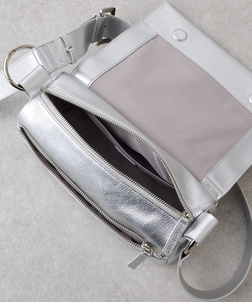 BEARDSLEY（ビアズリー）の「レザーボディバッグ（ショルダーバッグ