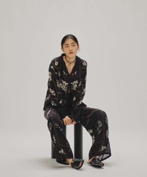 TODAYFUL（トゥデイフル）の「Embroidery Patchwork Shirts（シャツ