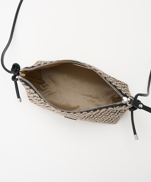 IACUCCI（イアクッチ）の「モノグランマ ポーチSD JACQUARD/RUGA