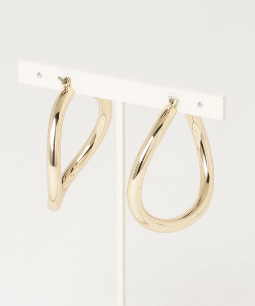 ゴールドプレーテッド スカルプチュラル フープ ピアス（ピアス（両耳