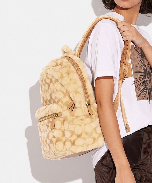 COACH（コーチ）の「チャーター バックパック・シグネチャー