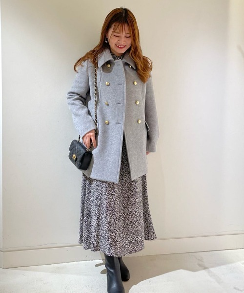 allureville（アルアバイル）の「ショートビーバーオフィサーコート