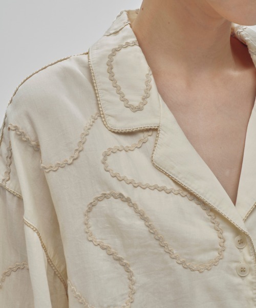 TODAYFUL（トゥデイフル）の「Embroidery Pajamas Shirts（シャツ