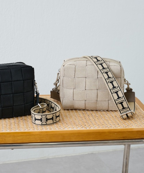 IACUCCI（イアクッチ）の「ベルタ S CANVAS（ショルダーバッグ）」 - WEAR