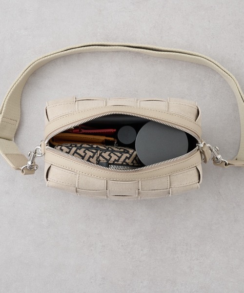 IACUCCI（イアクッチ）の「ベルタ S CANVAS（ショルダーバッグ）」 - WEAR