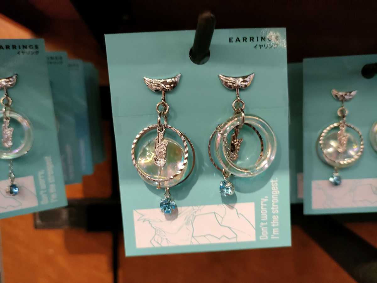 USJ×呪術廻戦コラボグッズ：イヤリング（五条悟）| キャステル