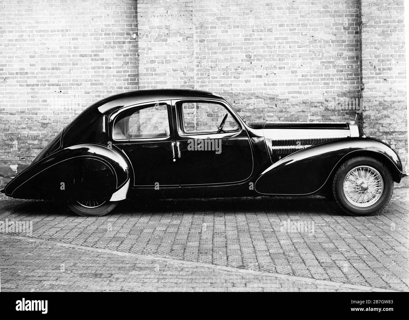 Bugatti 57 Black and White Stock Photos & Images - Alamy