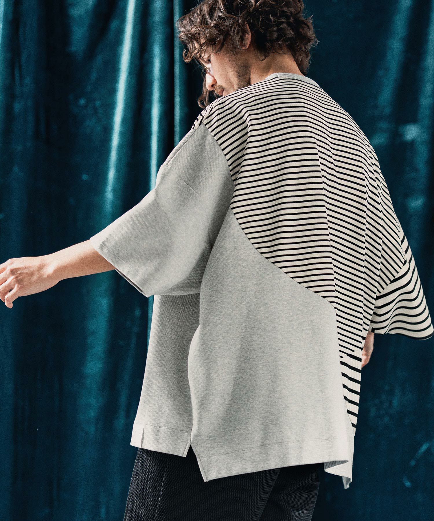 ANGENEHM(アンゲネーム)】Ripple fabric switching design oversized T