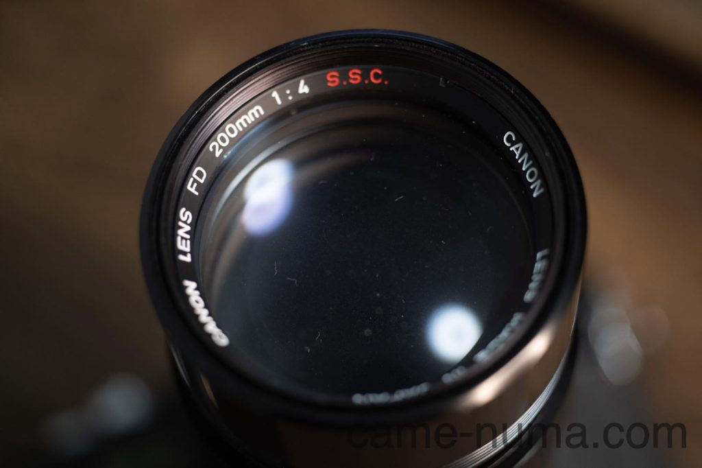 FD 200mm F4 の実力: ジャンク箱の住人は人気オールドレンズの夢を見る