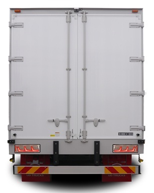 UDトラックス17年式クオンに、小糸オールLEDリアコンビネーション