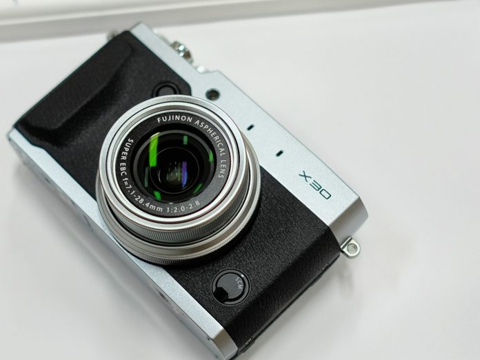 X30をレビュー！EVF,チルトモニタ,コントロールリング搭載 | カメラブログ