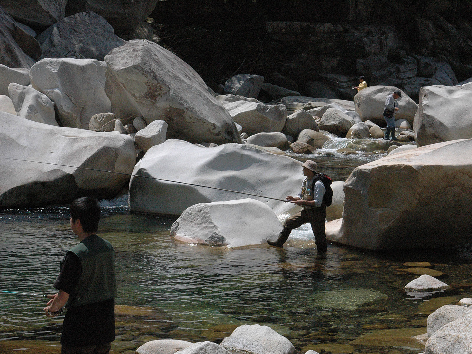 渓流釣り | キャンプinn海山