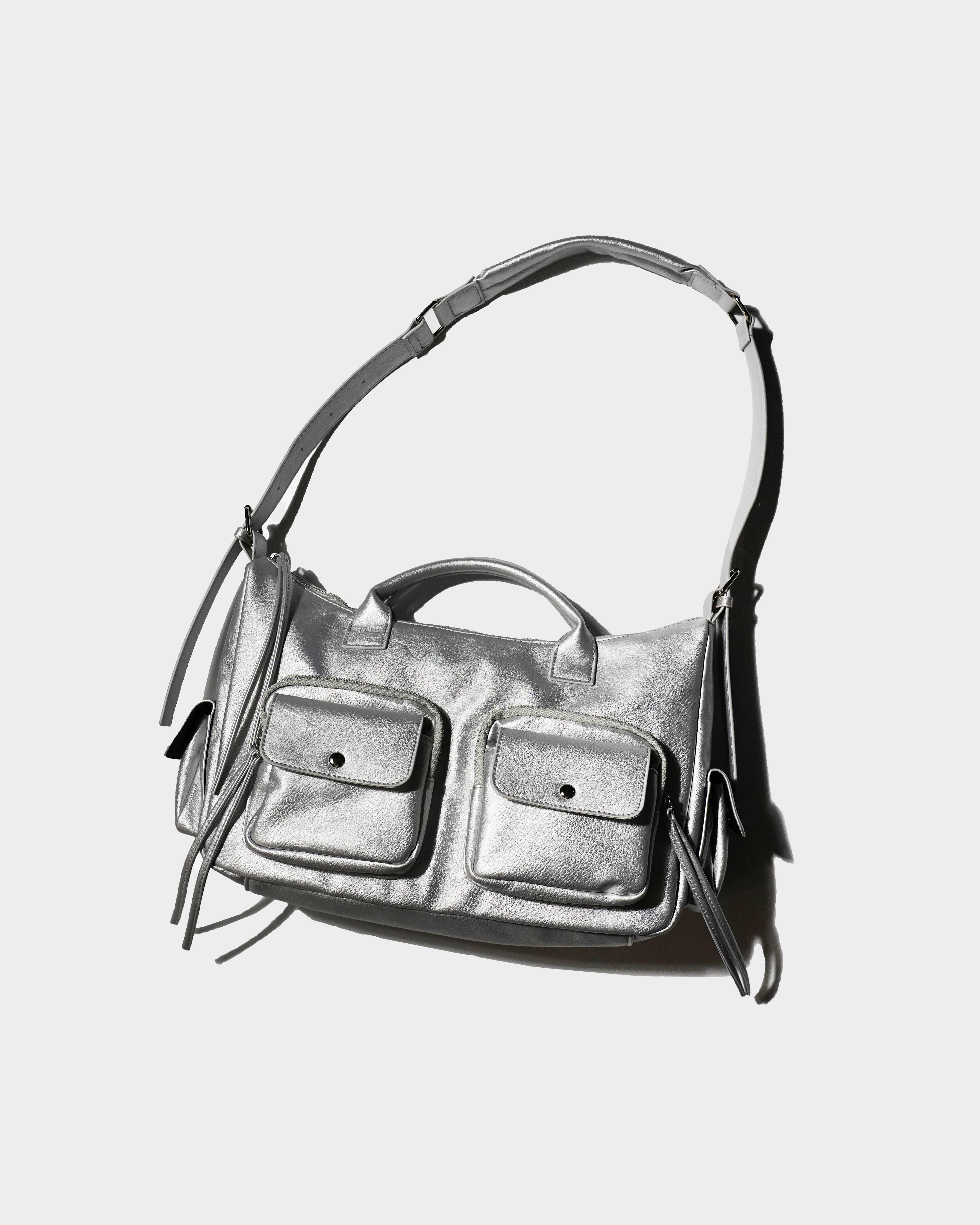 FAUX LEATHER MULTI POCKET SHOULDER BAG - SILVER – CAMPHOR WOOD