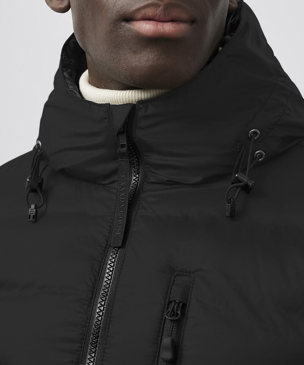 ロッジ フーディー ブラックレーベル(5078MB)｜カナダグース (CANADA