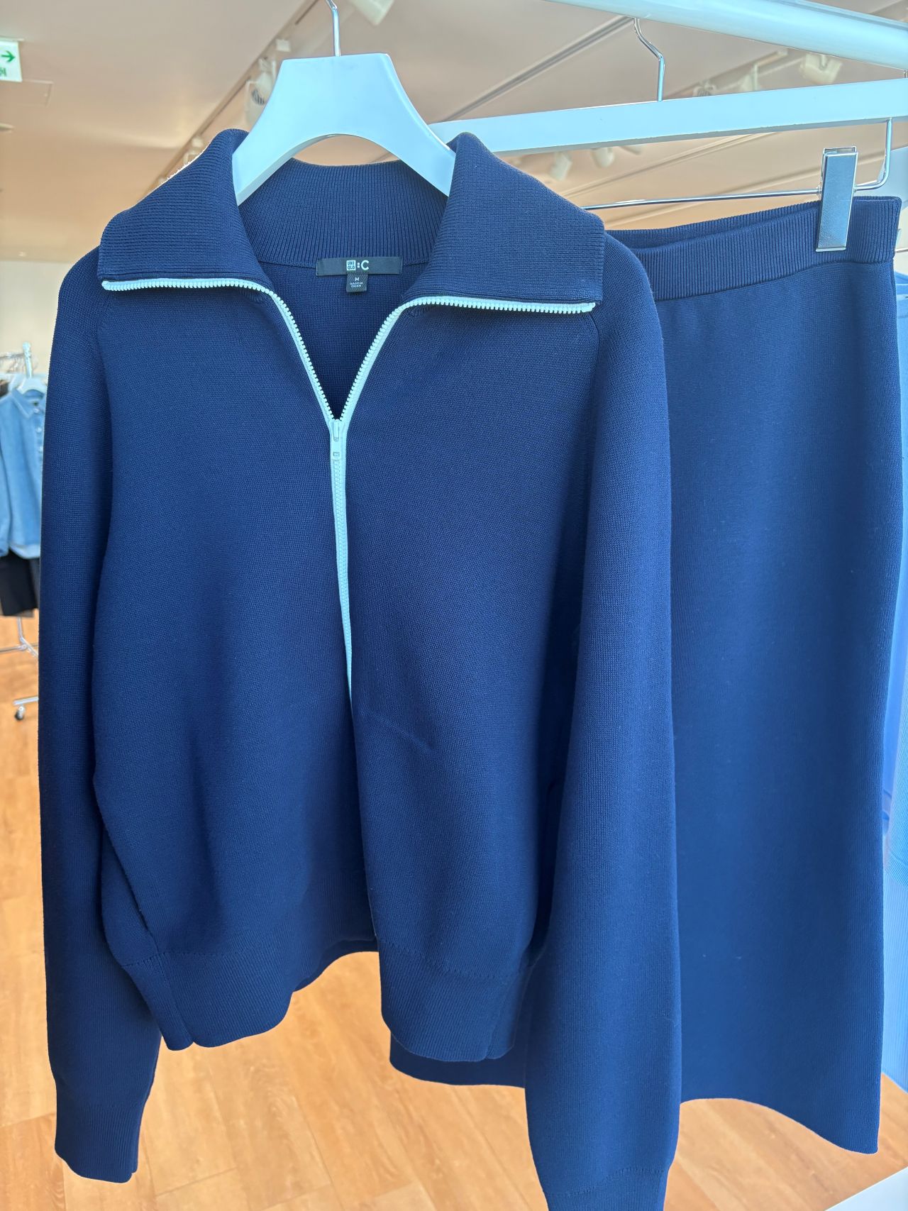 買わない理由がない。UNIQLO：Cの新名品「ジップニットカーデ」を即決