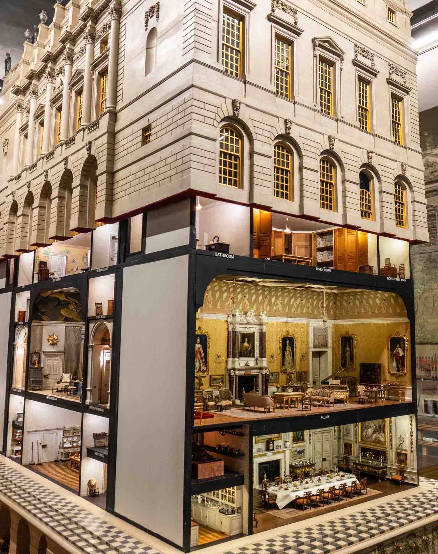 Queen Mary's Treasures: 100 Years of the World's Most Famous House