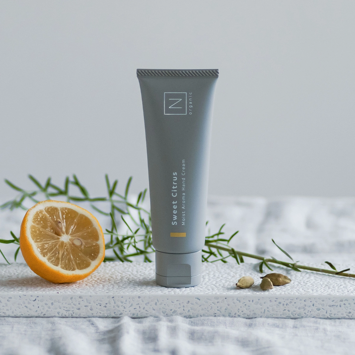 N organic HOME モイストアロマハンドクリーム スウィートシトラスの